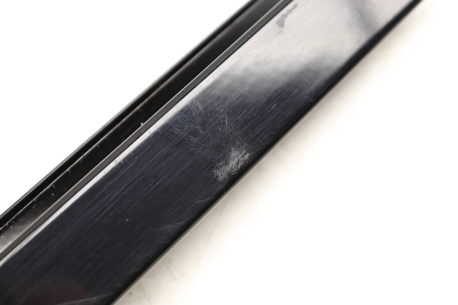 2019-2023 BMW X4 – REAR LEFT Exterior DOOR / Window TRIM 7416535
