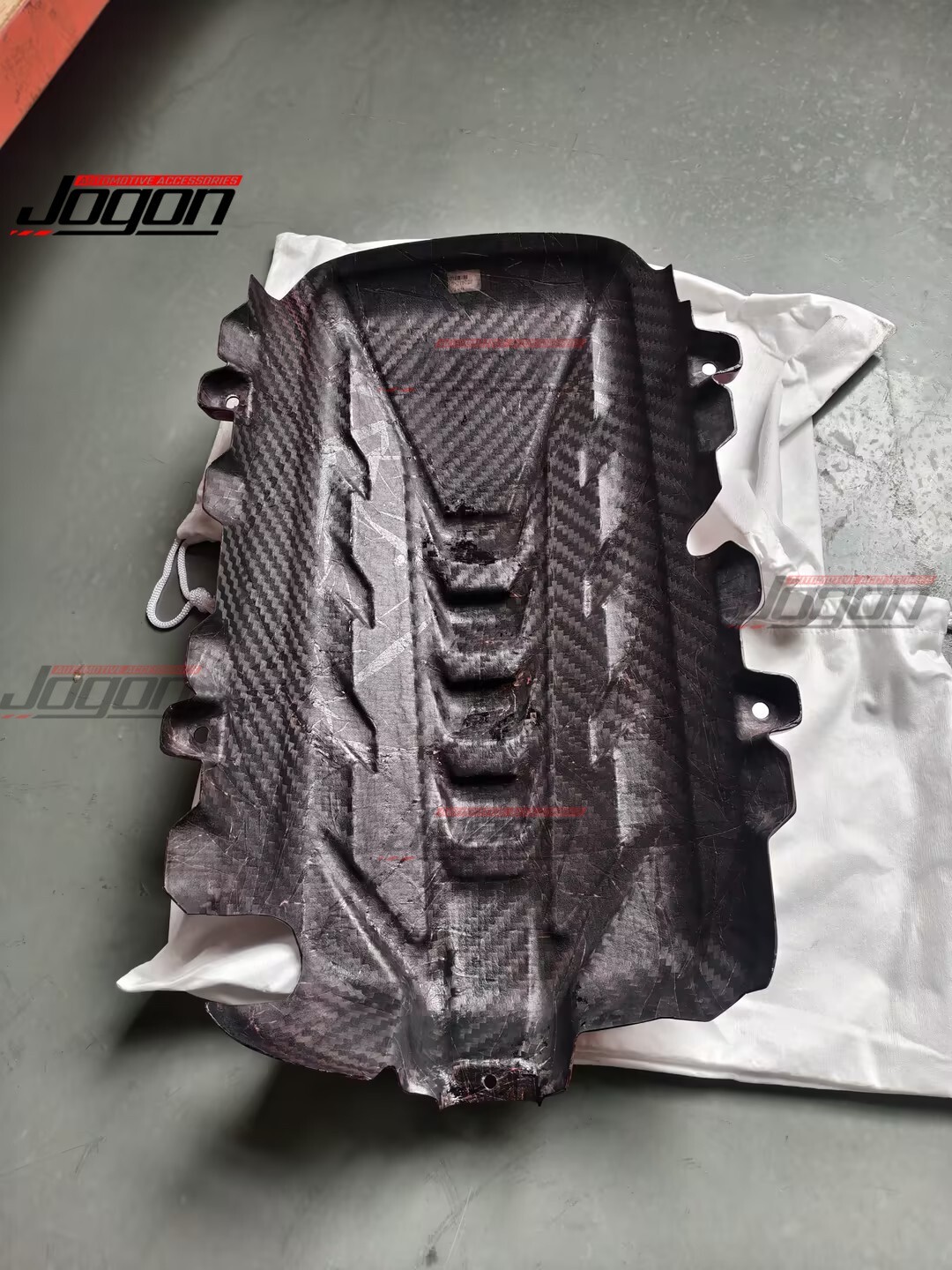 Red Carbon For Corvette C8 Stingray Coupe Convertible HTC 20+ Engine Cover Decor
