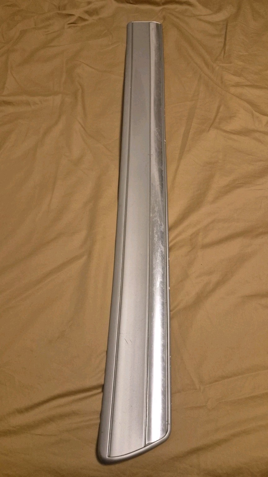 03-07 SILVERADO OEM Front Left Door Trim Rubber Body Side Molding SILVER BIRCH
