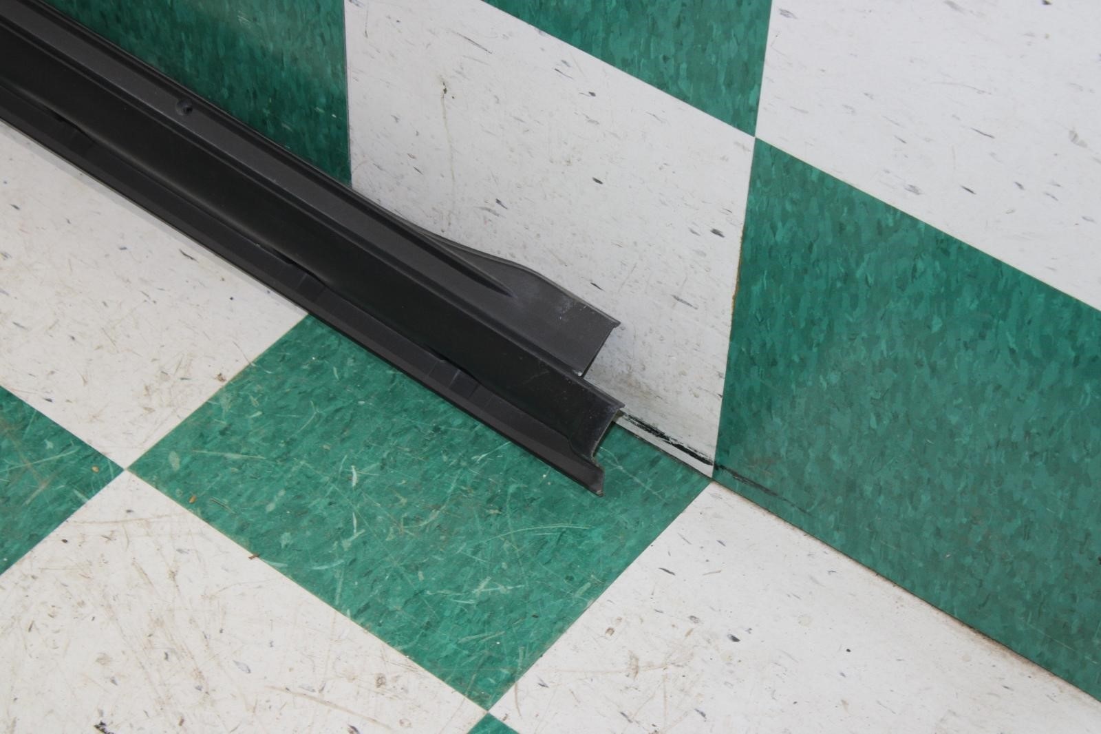 10-24 4 Runner Black Molding Passenger Right RH Rocker Side Skirt Panel OEM OE