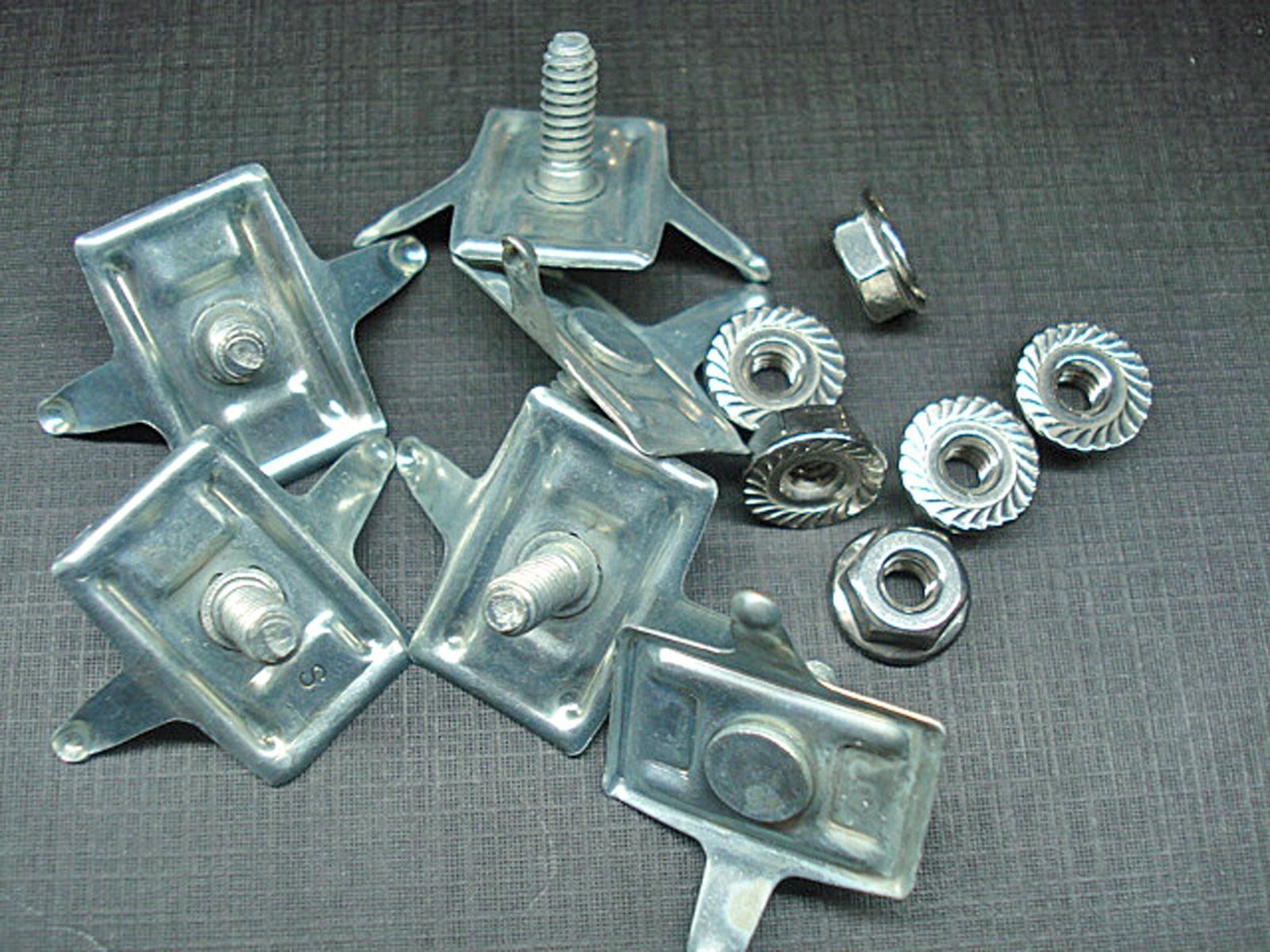 6 pc NORS rear door panel & quarter panel moulding clips 1952 1953 1954 Ford