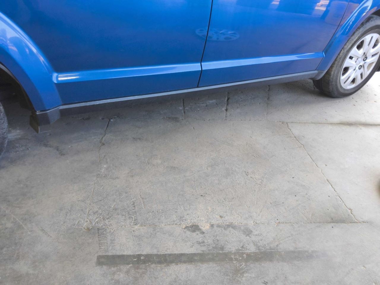Passenger Side JOURNEY 2015 Rocker Panel Moulding 637072