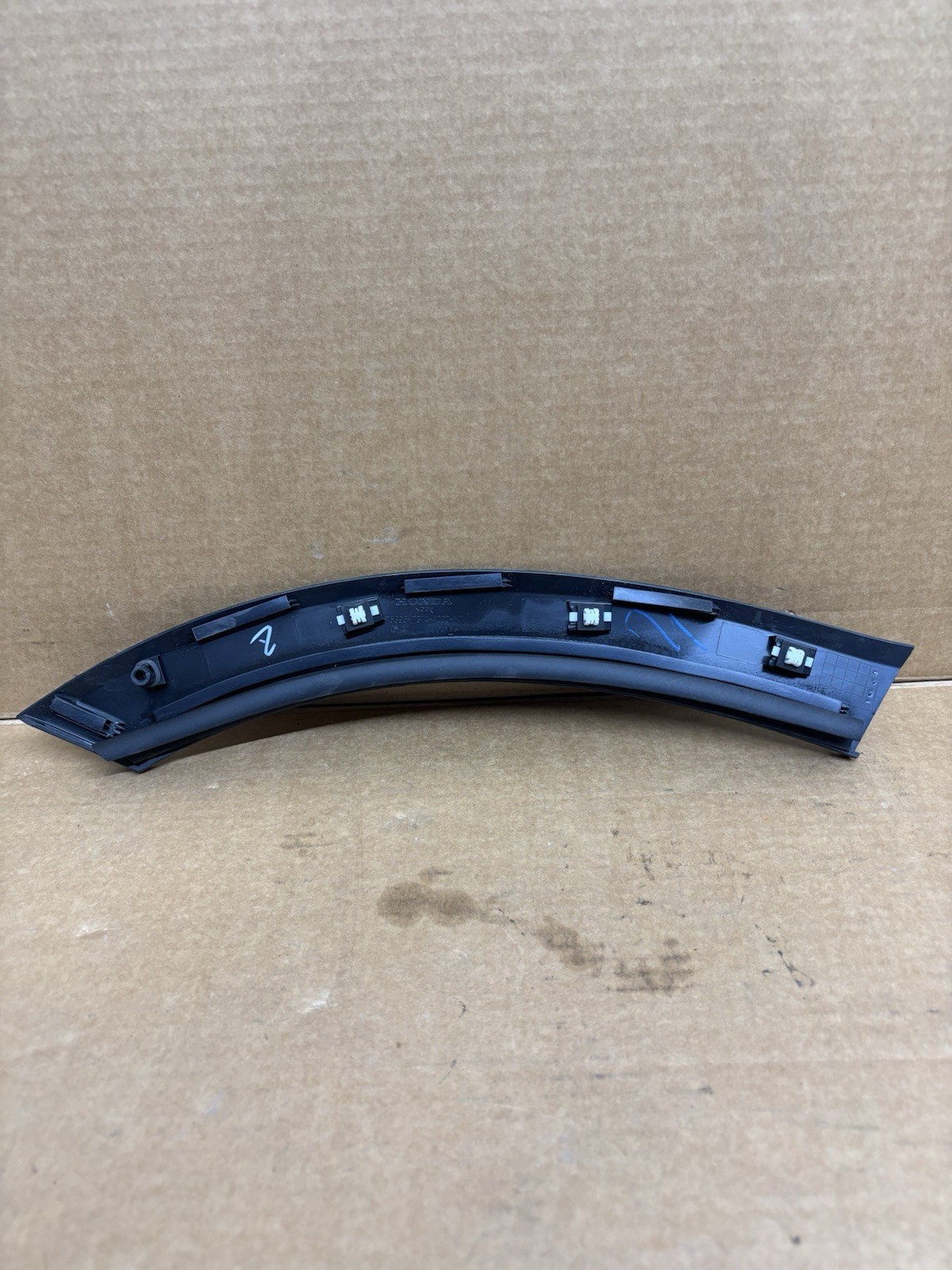 Genuine OEM 2016-2021 Honda Pilot 75395-TG7-A01 Driver Rear Wheel Arch Garnish