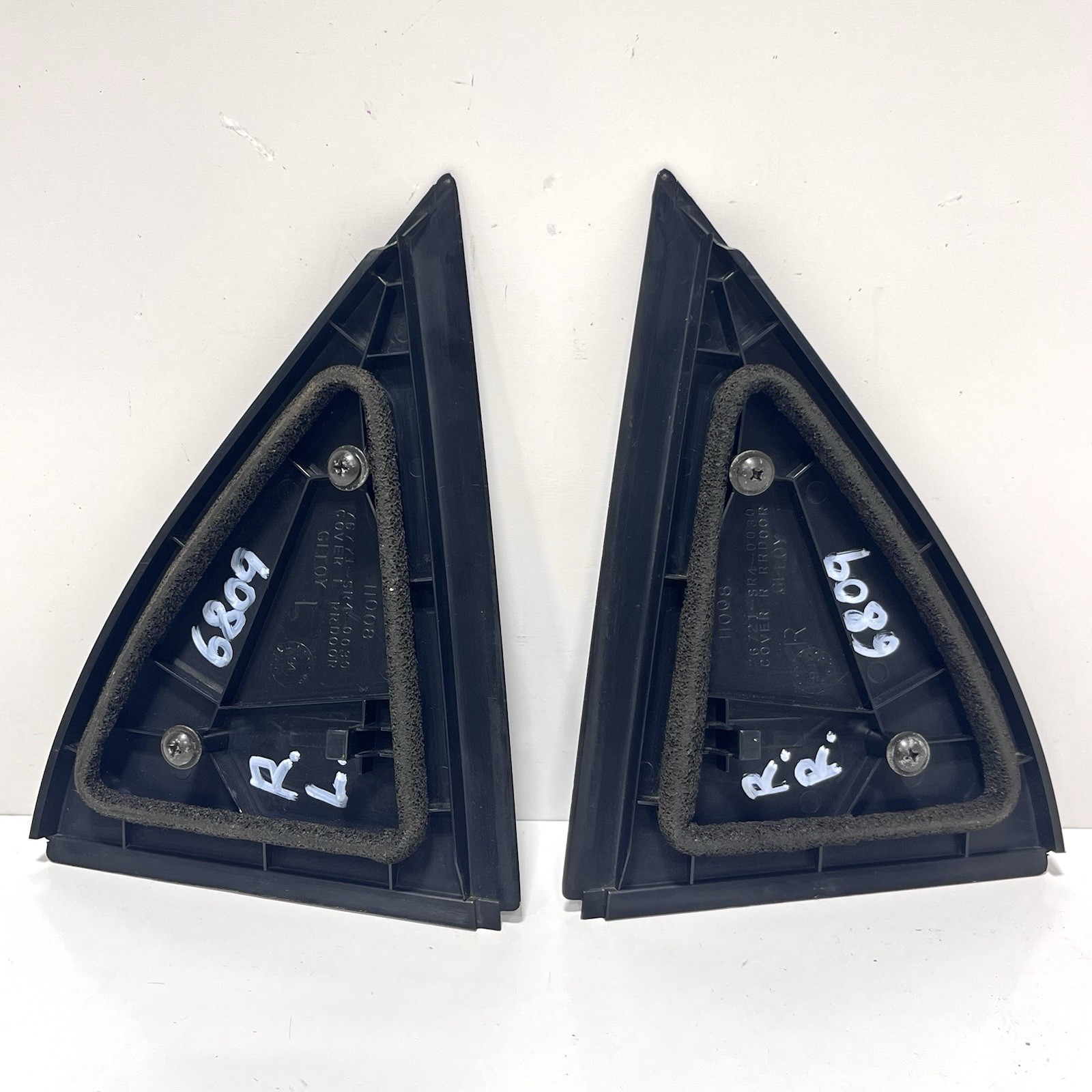92-95 Honda Civic 4D REAR DOOR CORNER GARNISH EXTERIOR TRIM Set Left & Right OEM