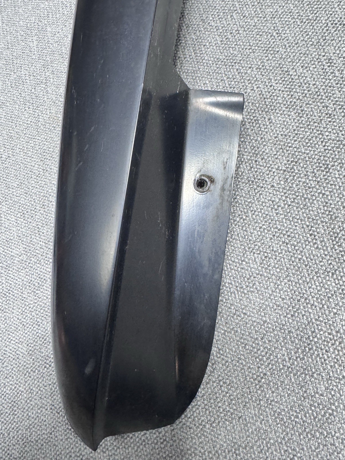 92-99 REAR D PILLAR CHEVROLET GMC SUBURBAN TAHOE YUKON TRIM MOLDING BARNDOOR OBS