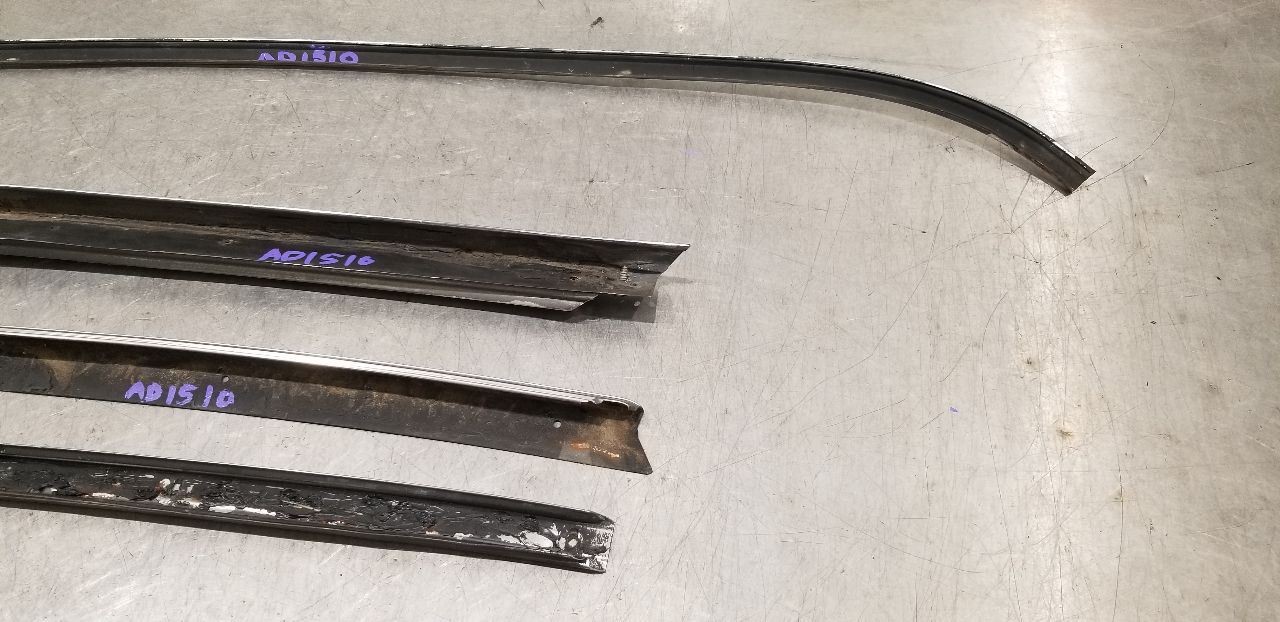 82 CHEVY CORVETTE C3 EXTERIOR WINDSHIELD CHROME TRIM SET