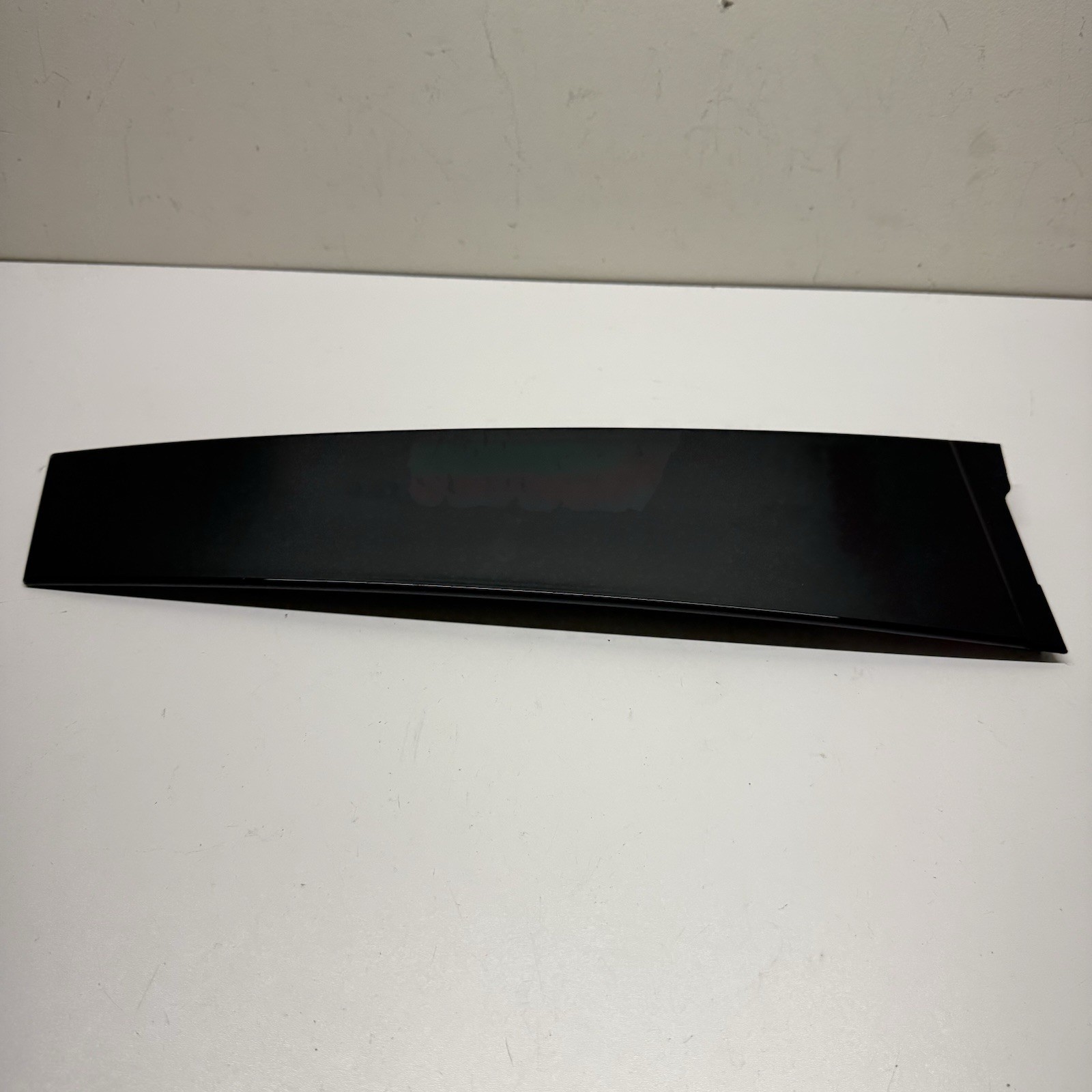 2016-2025 CHEVROLET MALIBU REAR LEFT SIDE DOOR WINDOW B PILLAR TRIM MOLDING OEM