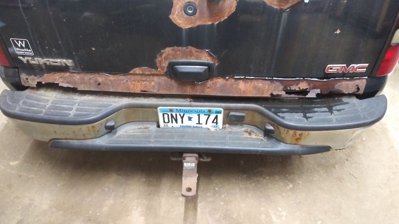 Rear Passenger Exterior Pillar Molding 15764014 Fits 00-06 TAHOE