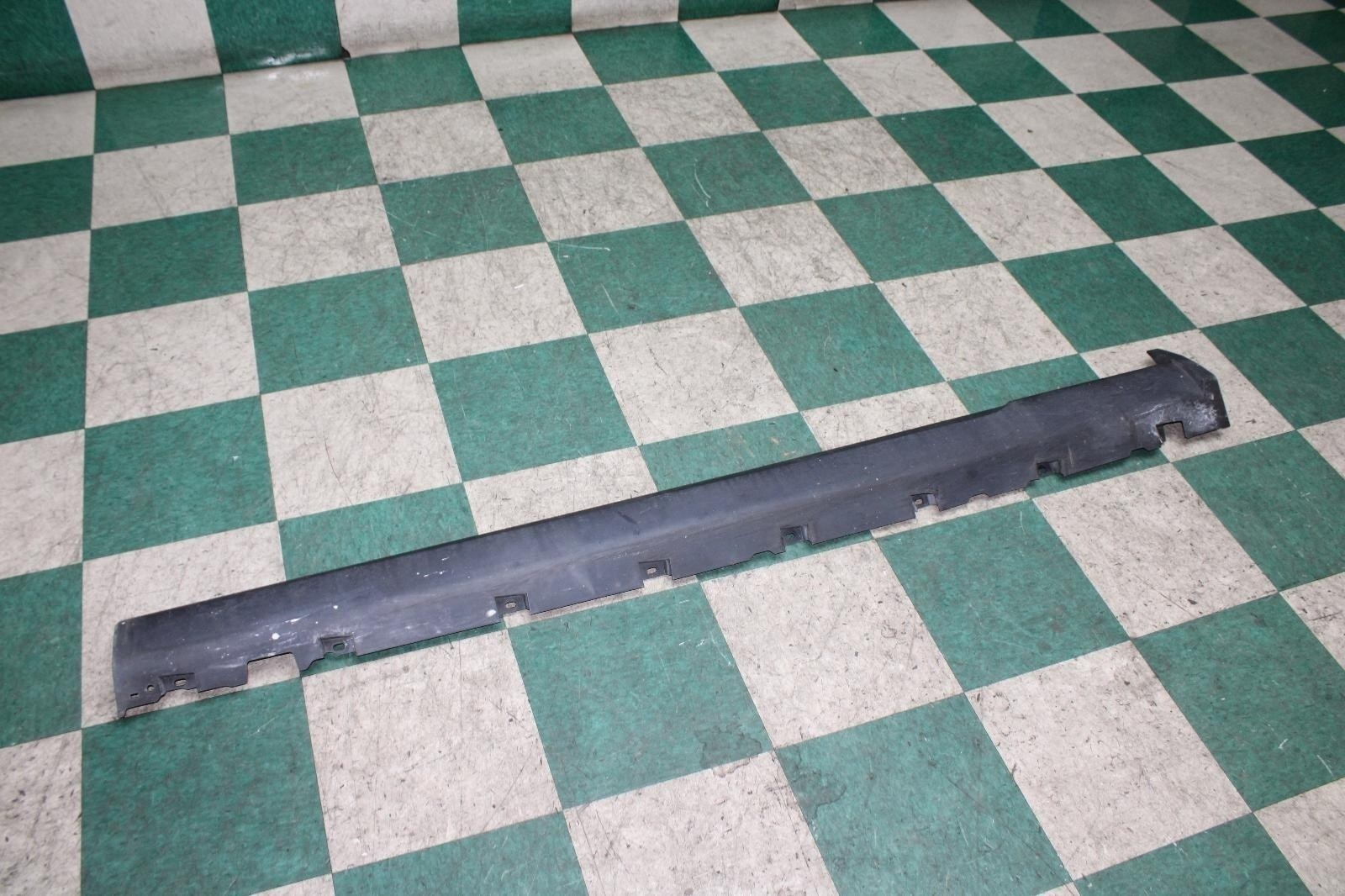 ⚠️DMG⚠️ 10-14 Mustang Black Passenger Right RH Rocker Molding Side Skirt Panel