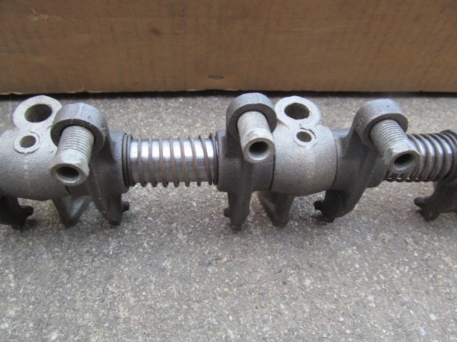 1952 1953 1954 1955 1956 57 58 59 Ford 215 & 223 6 cylinder rocker arm assembly