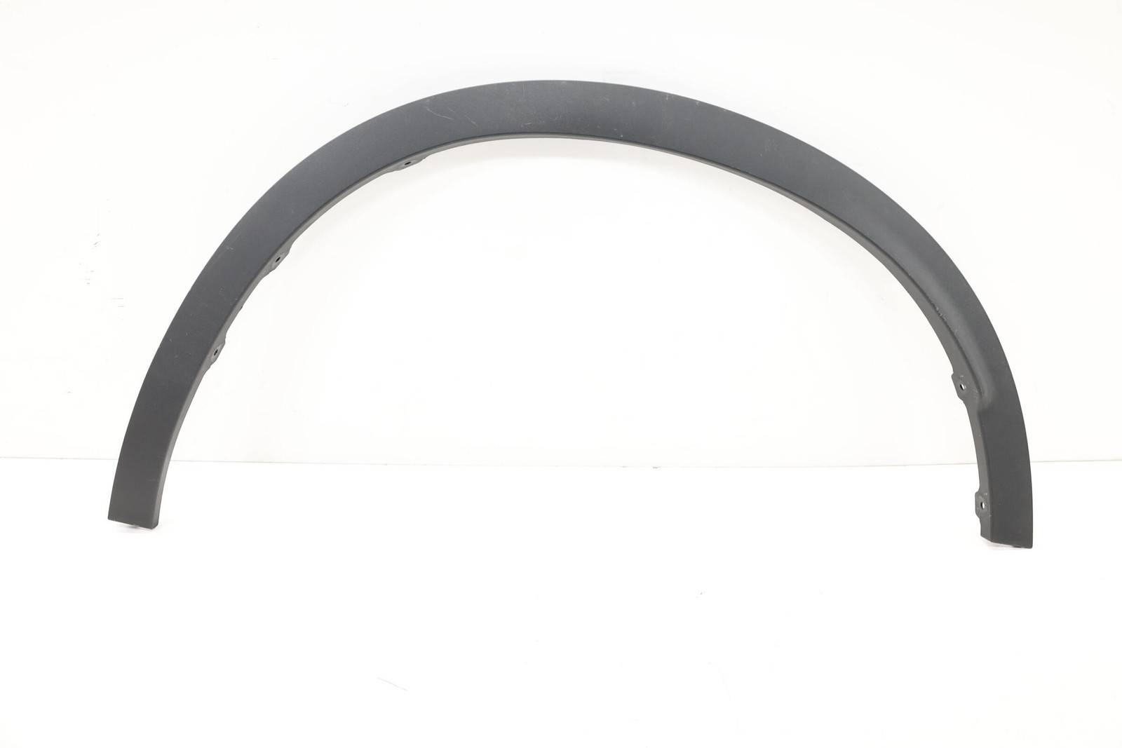 2023 – 2026 VINFAST VF 8 REAR LEFT QUARTER WHEEL FLARE MOLDING COVER OEM