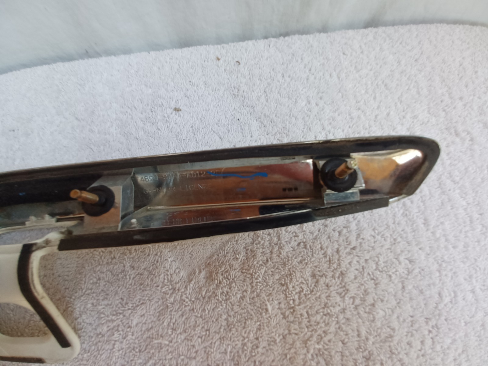 2005-2008 ACURA RL LICENSE GARNISH AND CHROME TRIM PEARL WHITE USED GOOD