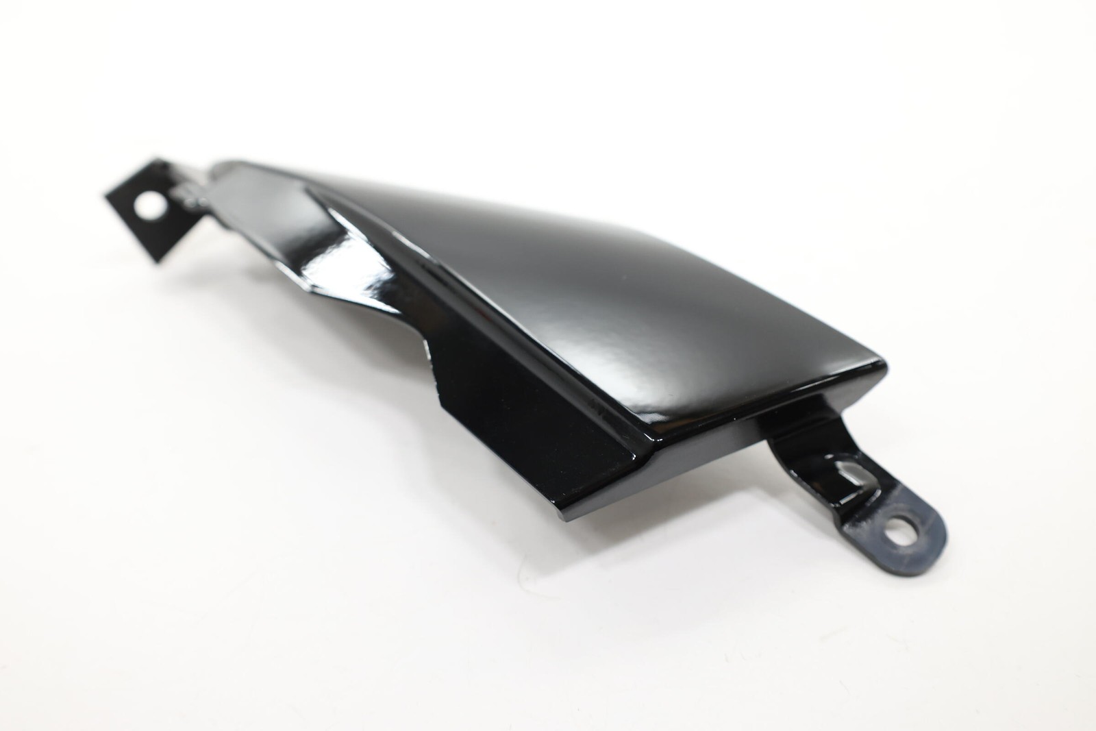 2023-2026 VINFAST VF 8 FRONT WINDSHIELD LEFT SIDE MOLDING COVER OEM BEX30006230