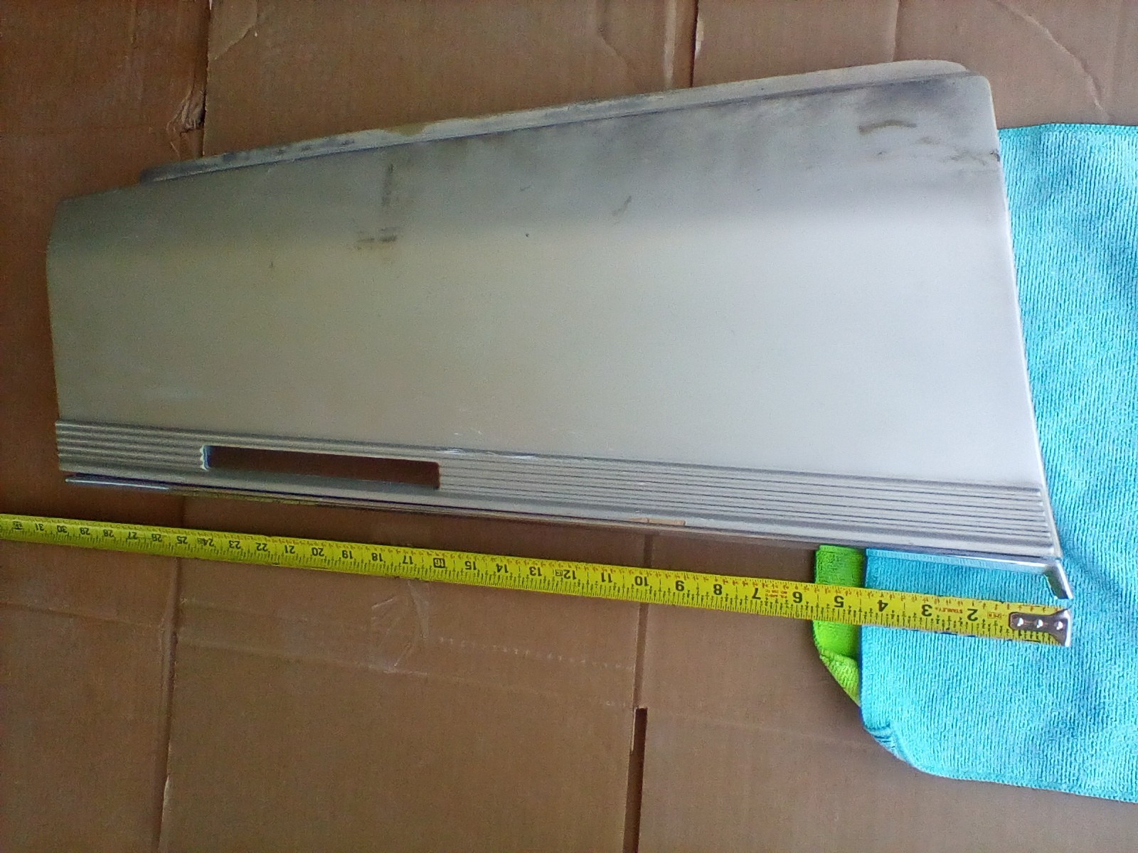 1989-90 Cadillac Sedan deville left passenger side rear quarter panel molding