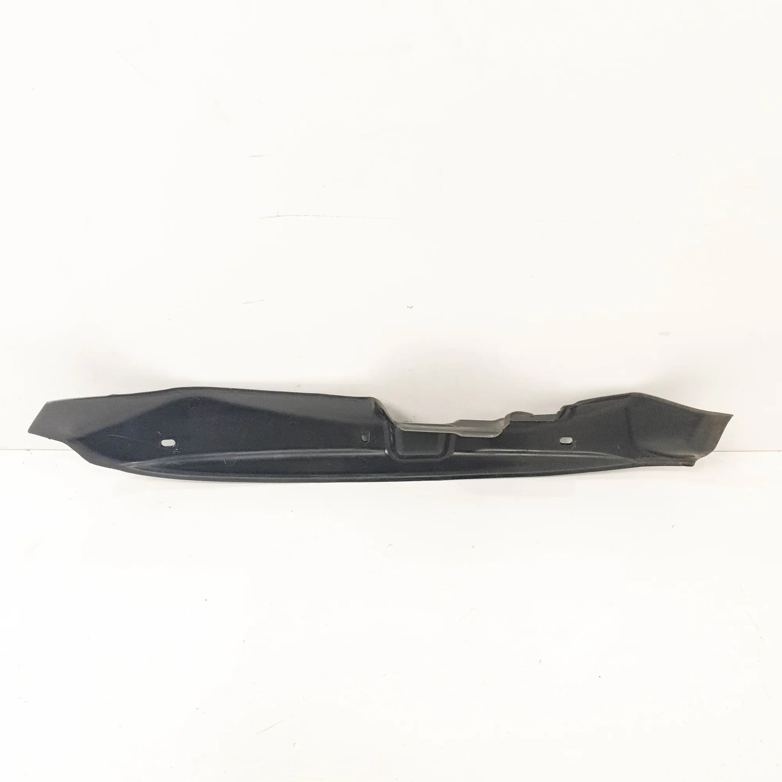 2019 VOLVO XC90 MK2 FRONT LEFT WING PLASTIC TRIM 31353952