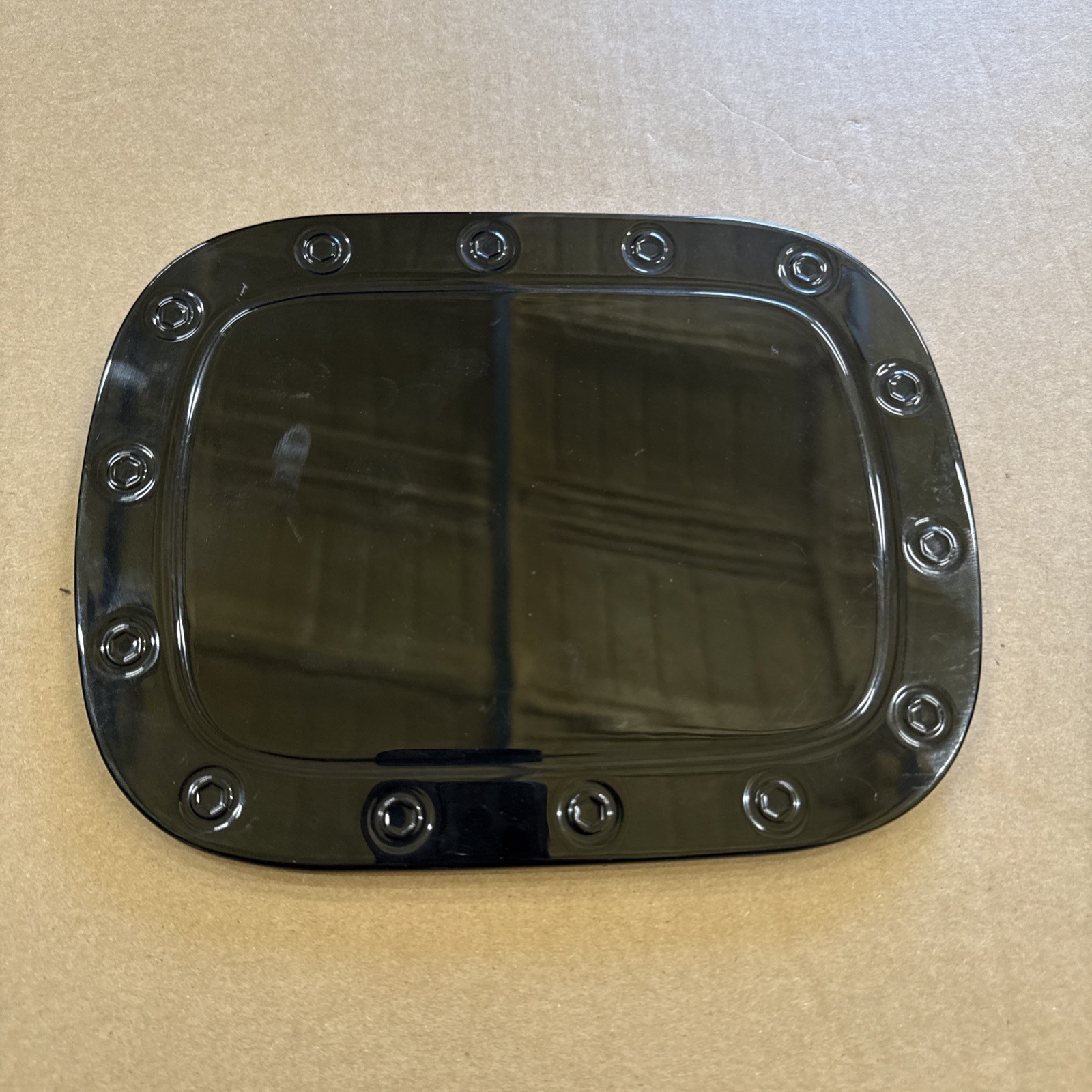 For 2019-2025 Ram 1500 CREW Cab(W/5’7″ BED) GLOSS BLACK Gas Door REPLACEMENT