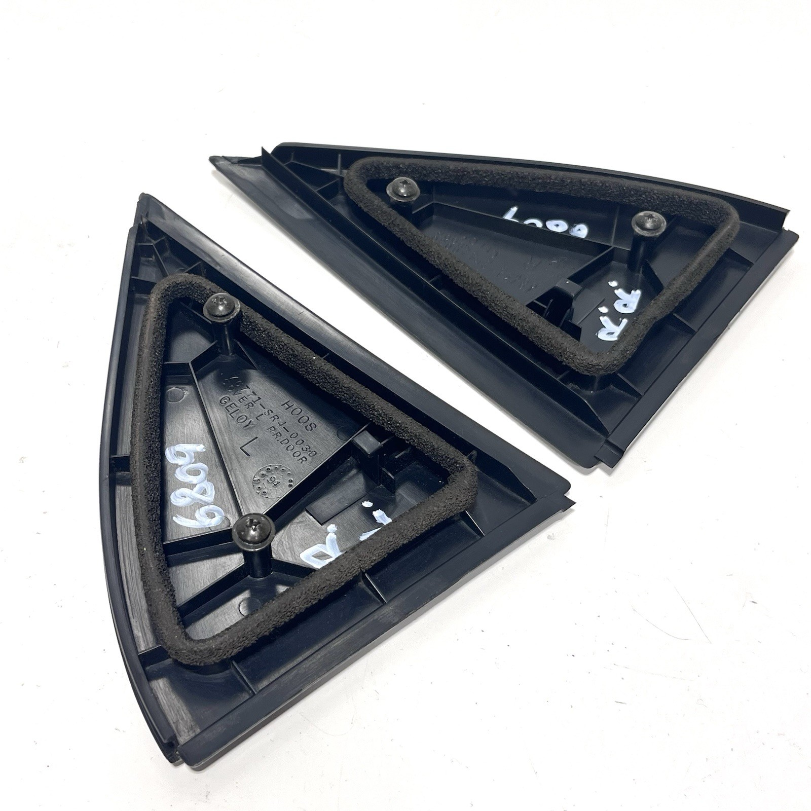 92-95 Honda Civic 4D REAR DOOR CORNER GARNISH EXTERIOR TRIM Set Left & Right OEM
