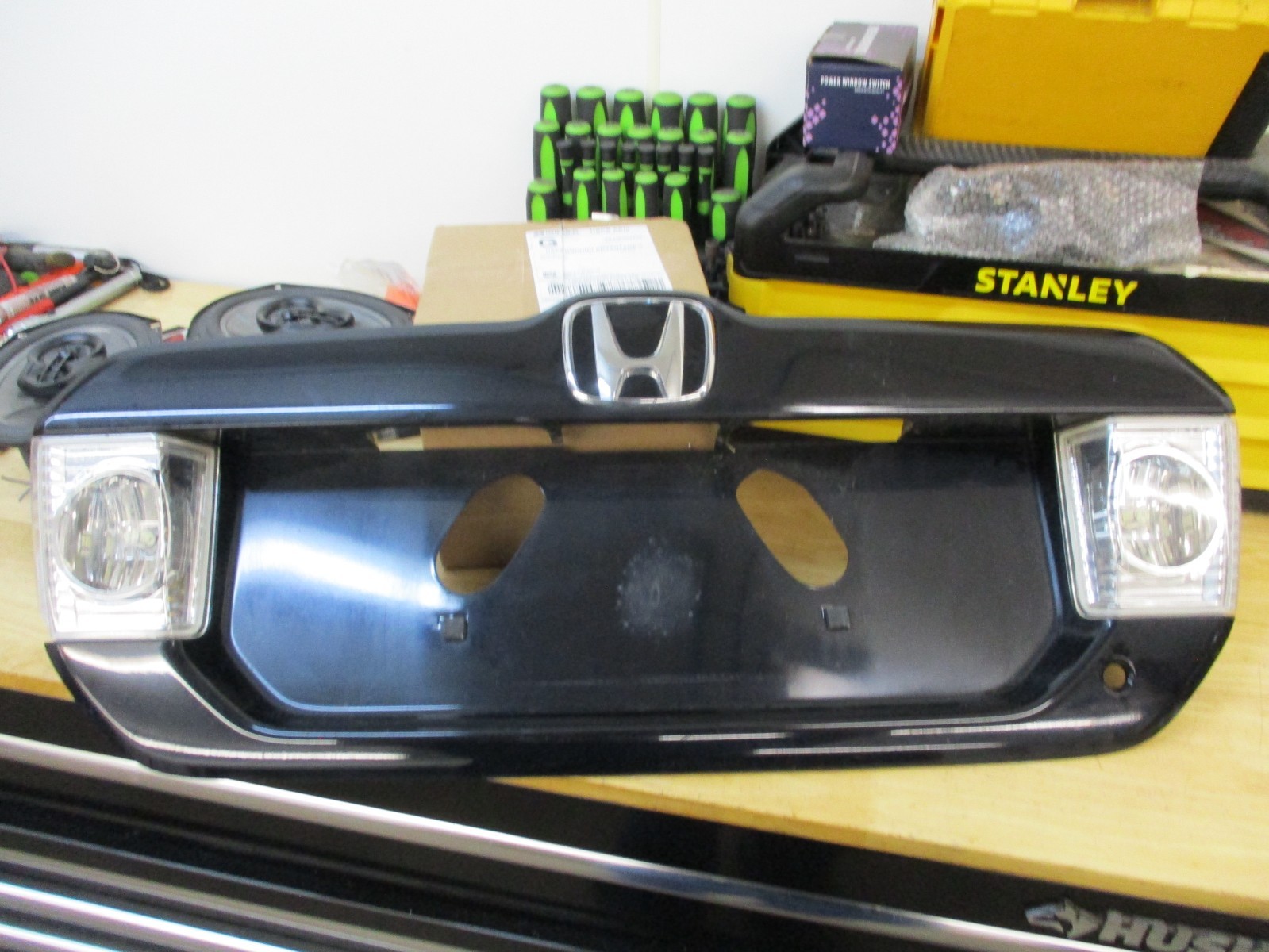 BLACK 2003 2004 2005 Honda Pilot Rear License Plate Panel Reverse Light Trim