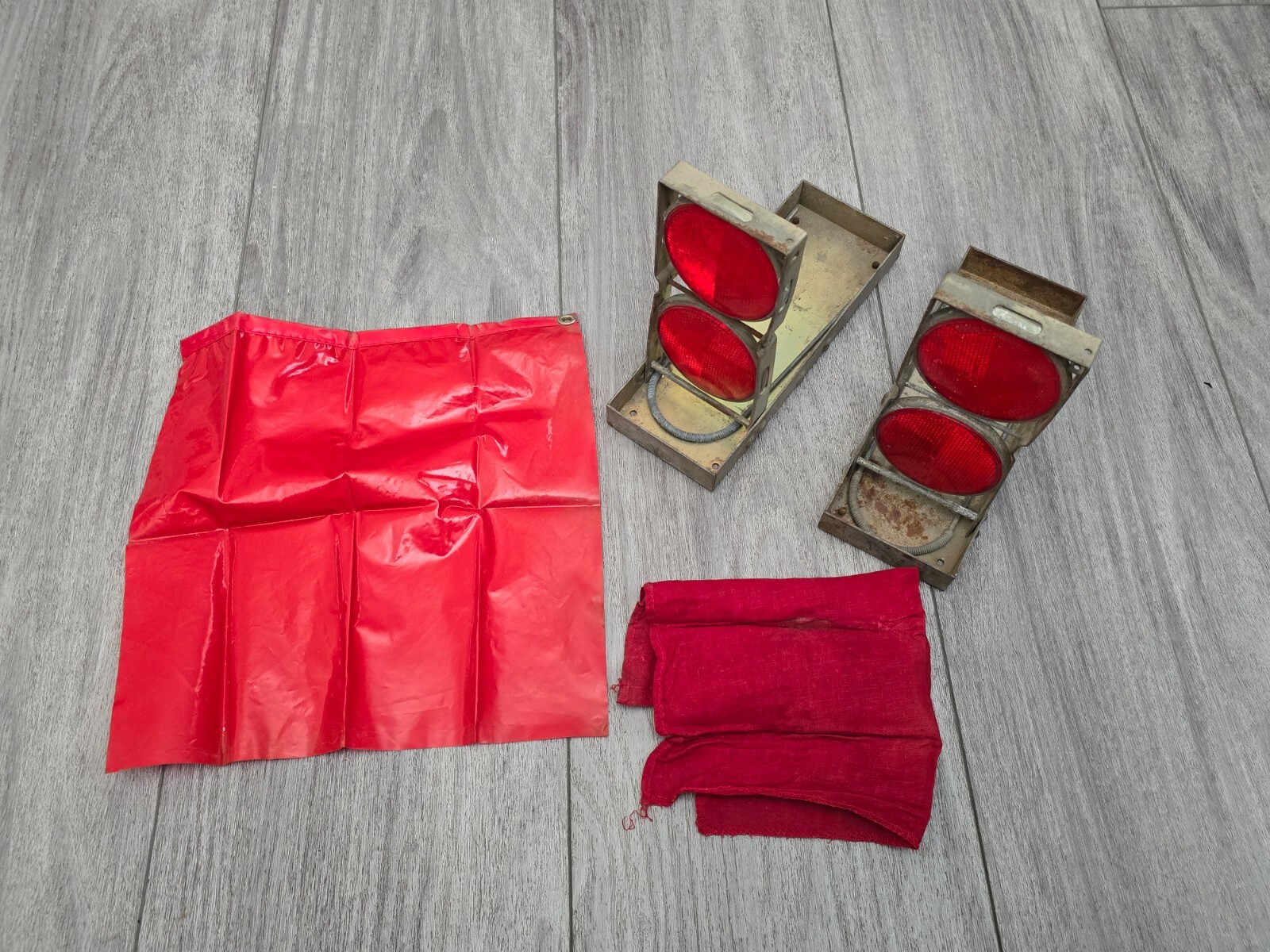 Vintage Set 2 x Tiger-Ey Hexflex No. 100 Folding Reflector Stand Red w/bag cloth
