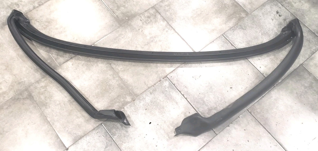 97-04 Corvette C5 Front Frame Windshield Window Seal Weather Strip 9584-T4
