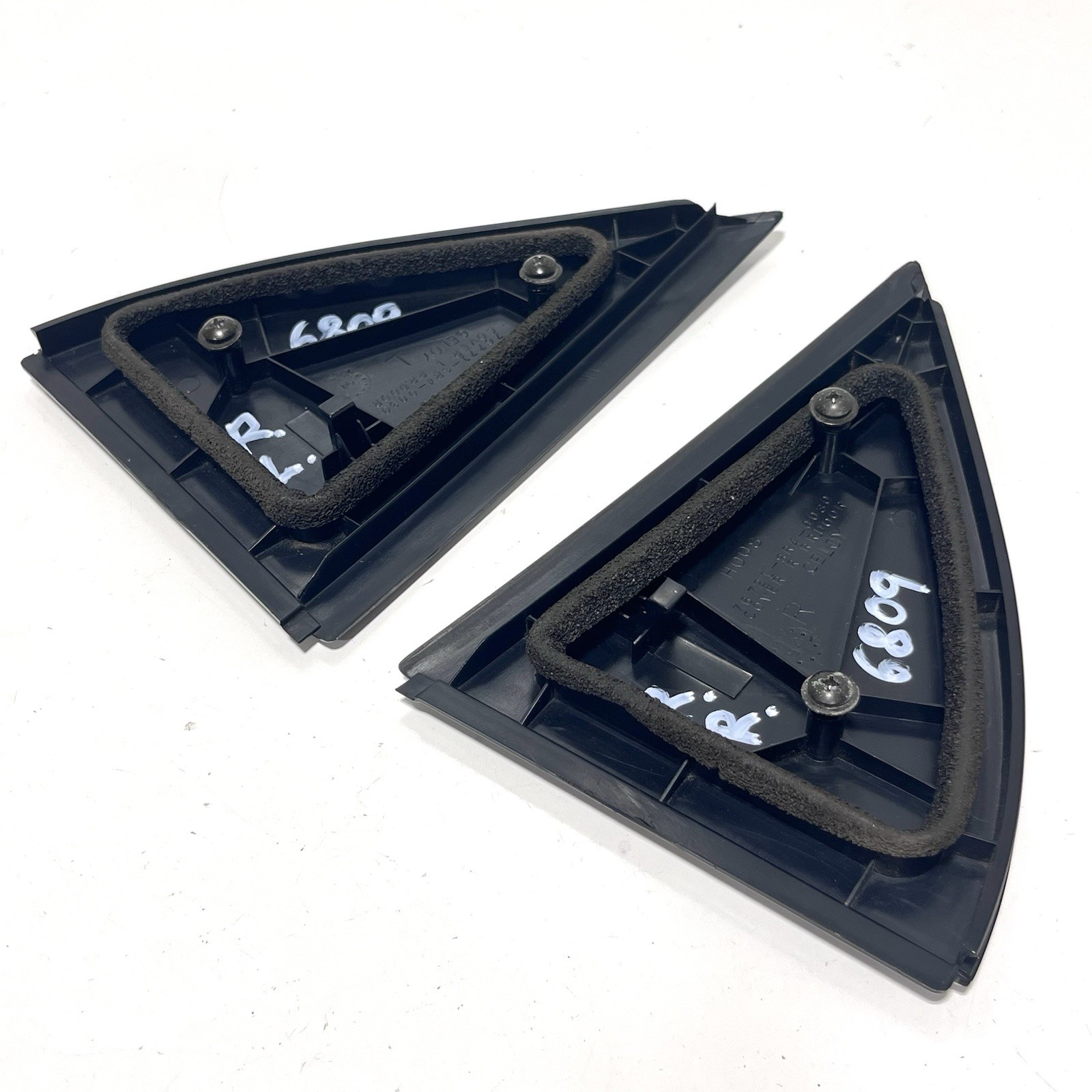92-95 Honda Civic 4D REAR DOOR CORNER GARNISH EXTERIOR TRIM Set Left & Right OEM