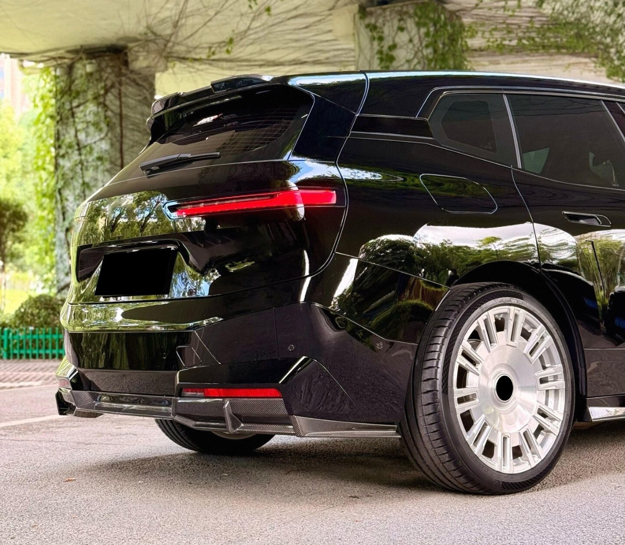 Unpainted FRP/Glossy Black/Carbon Fiber Rear Roof Spoiler Wing Fits BMW iX 22-25