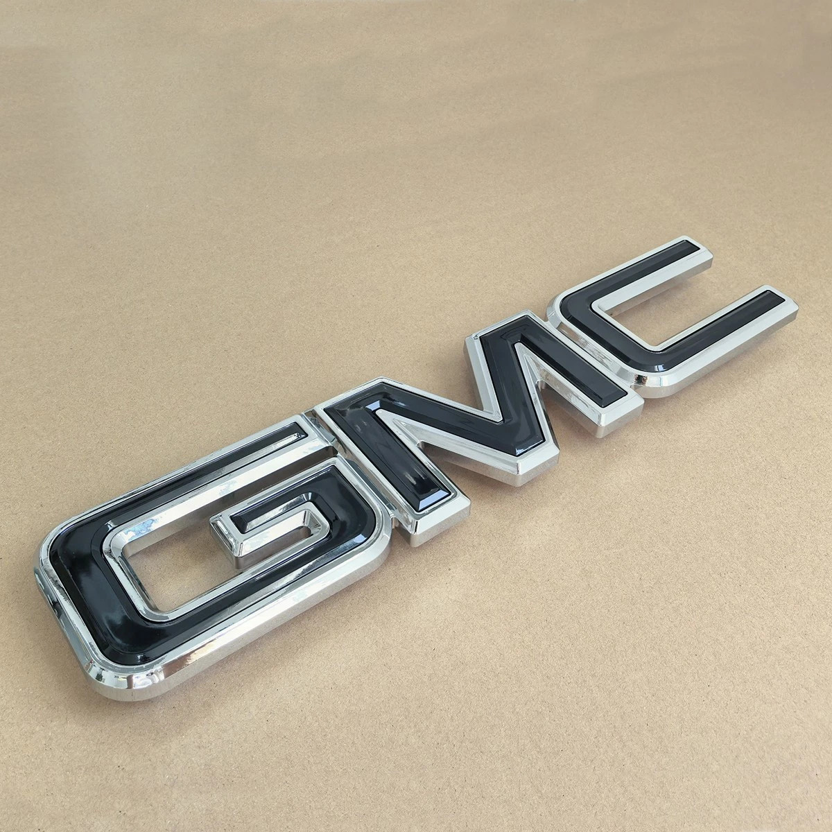 OEM 2007-2013 Grille Big Emblem Badge For GMC Sierra 1500 2500HD Chrome Black