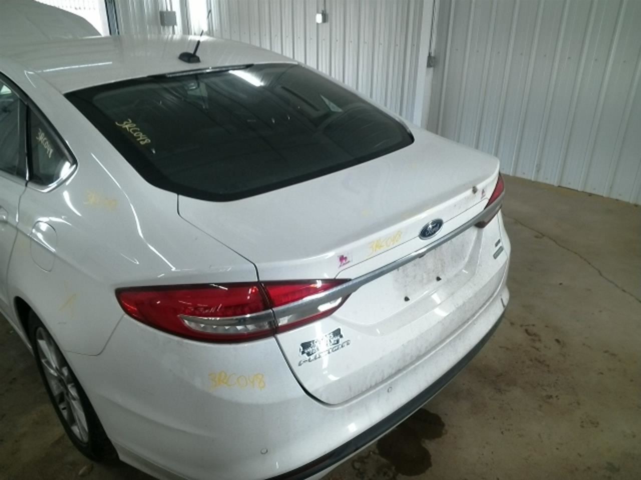 FUSION 2017 Cowl Vent Panel 104823965