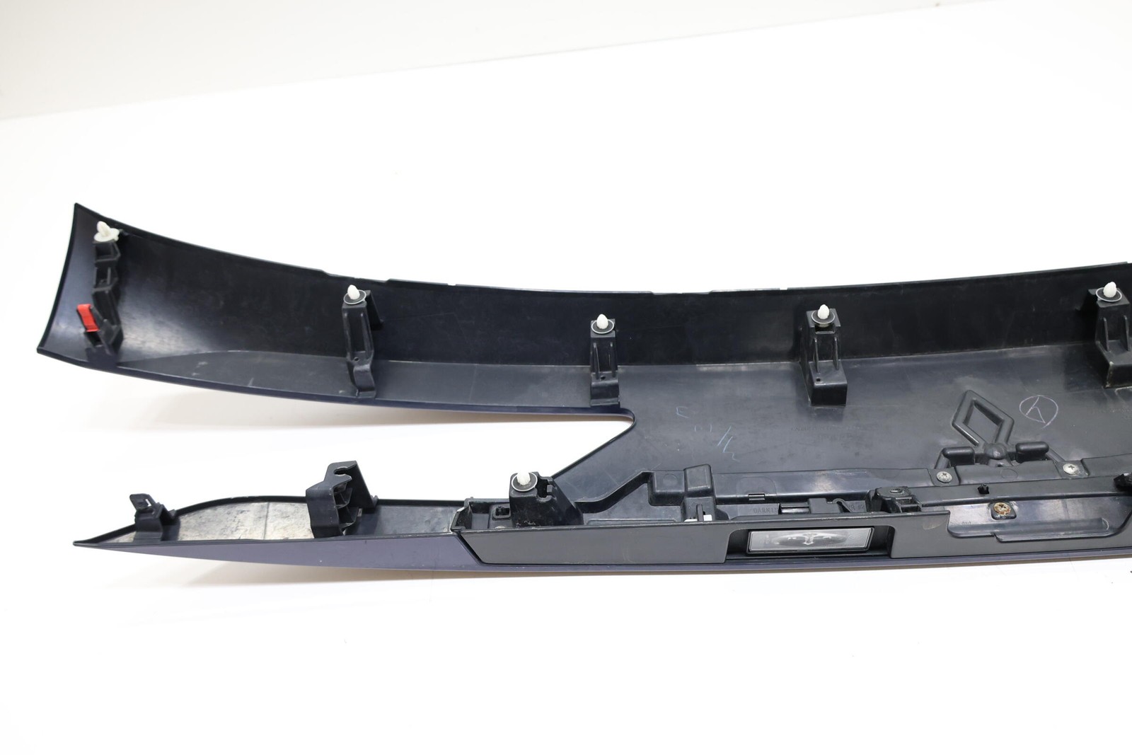 2022 – 2025 MITSUBISHI OUTLANDER REAR LIFTGATE MOLDING TRIM PANEL OEM BLUE_D14