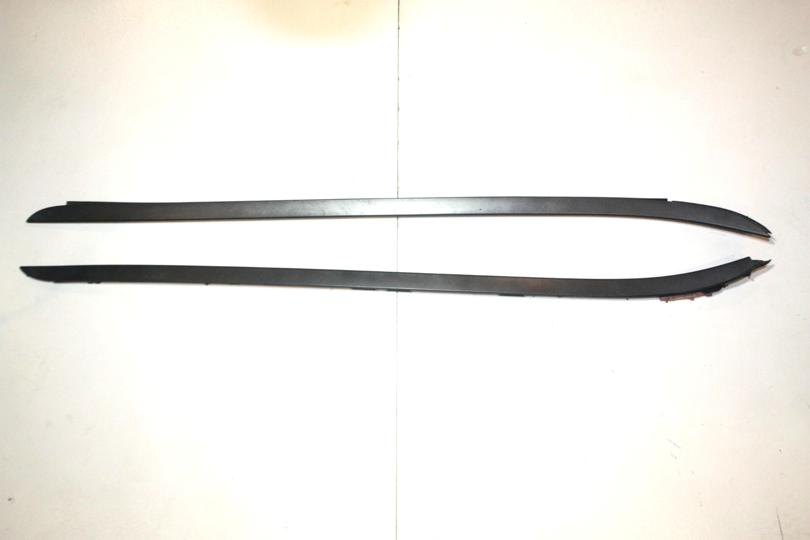 READ 2010-2013 Acura ZDX Front LEFT / RIGHT Windshield Edge Trim Molding Set OEM