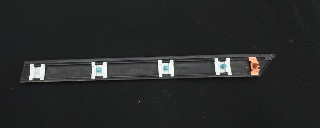 1999.5-02 Mk3.5 VW Cabrio Passngr Quarter Molding Strip Black Blue Green w/Clips
