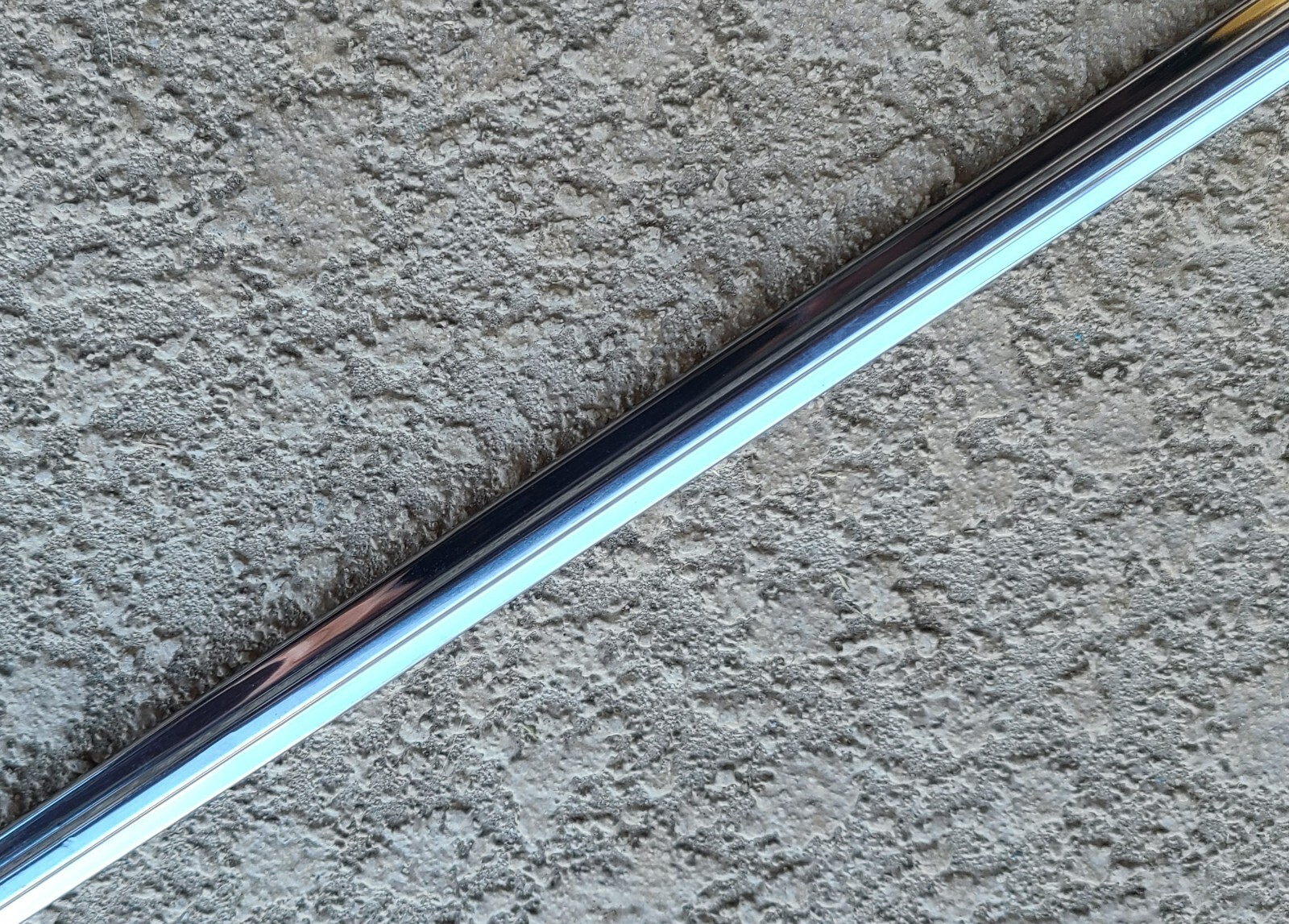 73 – 76 CADILLAC COUPE DeVILLE ORIGINAL FRONT FENDER SIDE SPEAR TRIM