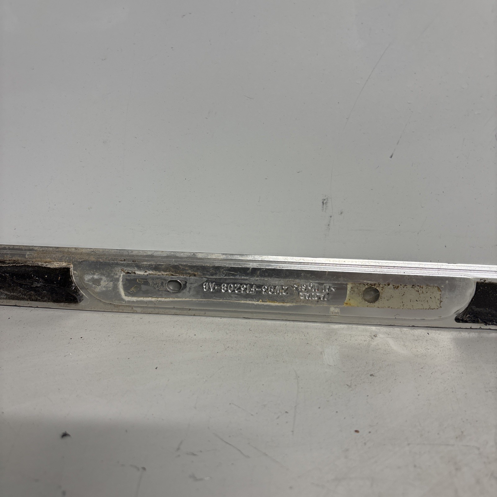 2004-05-06-07-08-2009 JAGUAR XJ8 XJ8L XJR VANDEN PLAS LEFT FRONT FLOOR MOLDING