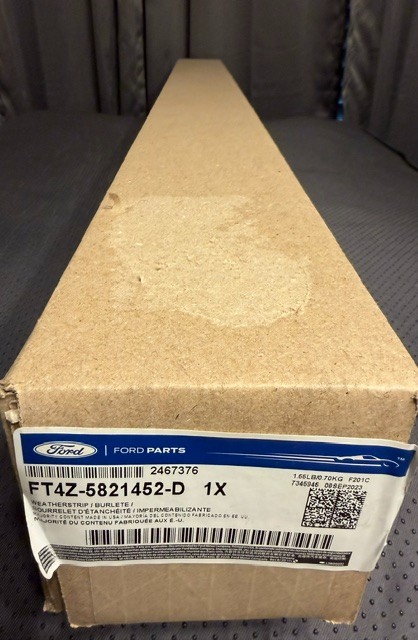 OEM Belt Molding -Ford FRNT RT (FT4Z-5821452-D) 15-24 Ford Edge *FREE SHIPPING*