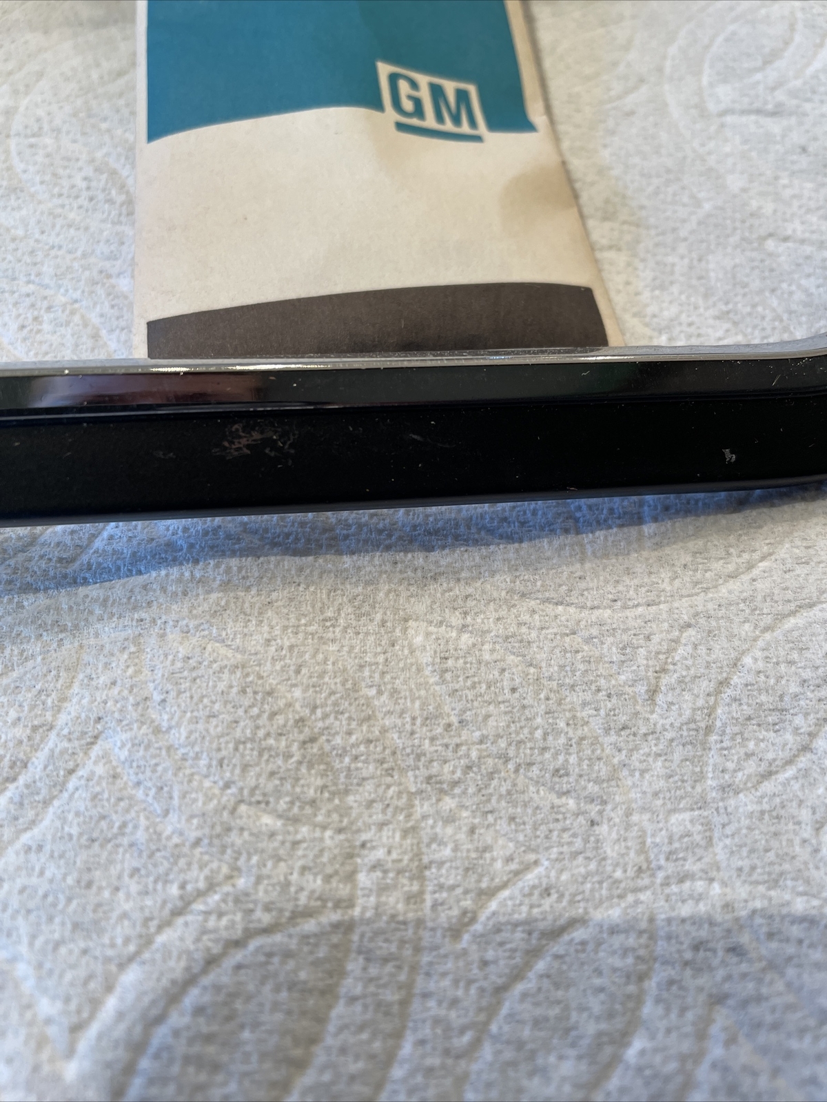 NOS GM 231174/231175 1971 Oldsmobile Custom Cruiser Front Grille Mouldings LH RH