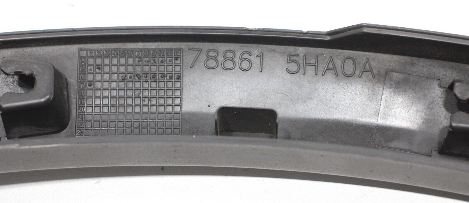 2014 – 2020 NISSAN ROGUE REAR LEFT SIDE QUARTER WHEEL ARCH FLARE MOLDING OEM