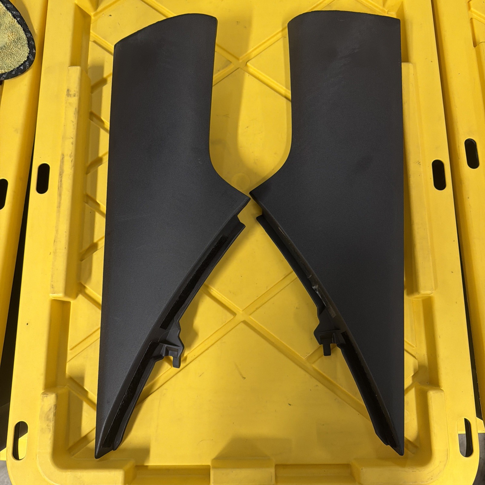 2010-2015 Camaro SS C-pillar Interior Trim Panels Ebony PAIR USED OEM GM
