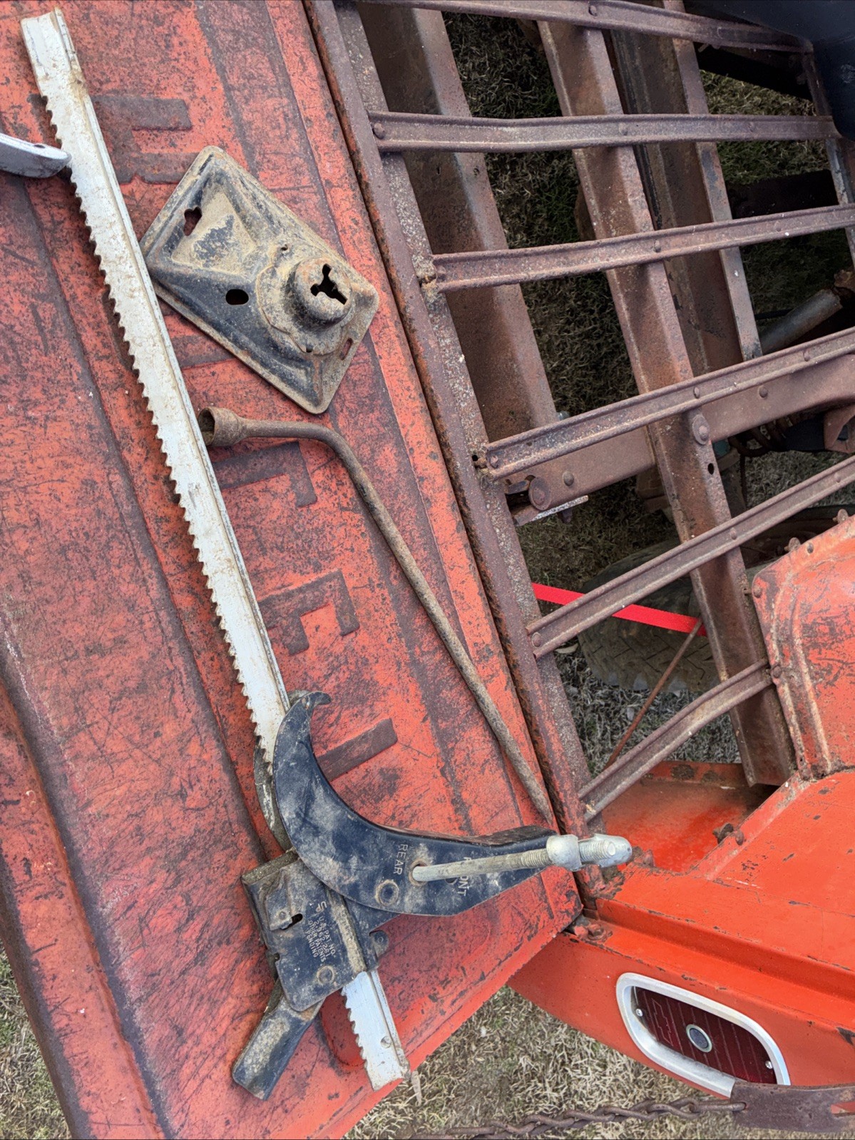 1970s El Camino Wagon Bumper Jack 2.962.261 T-style Camaro Chevelle Nova