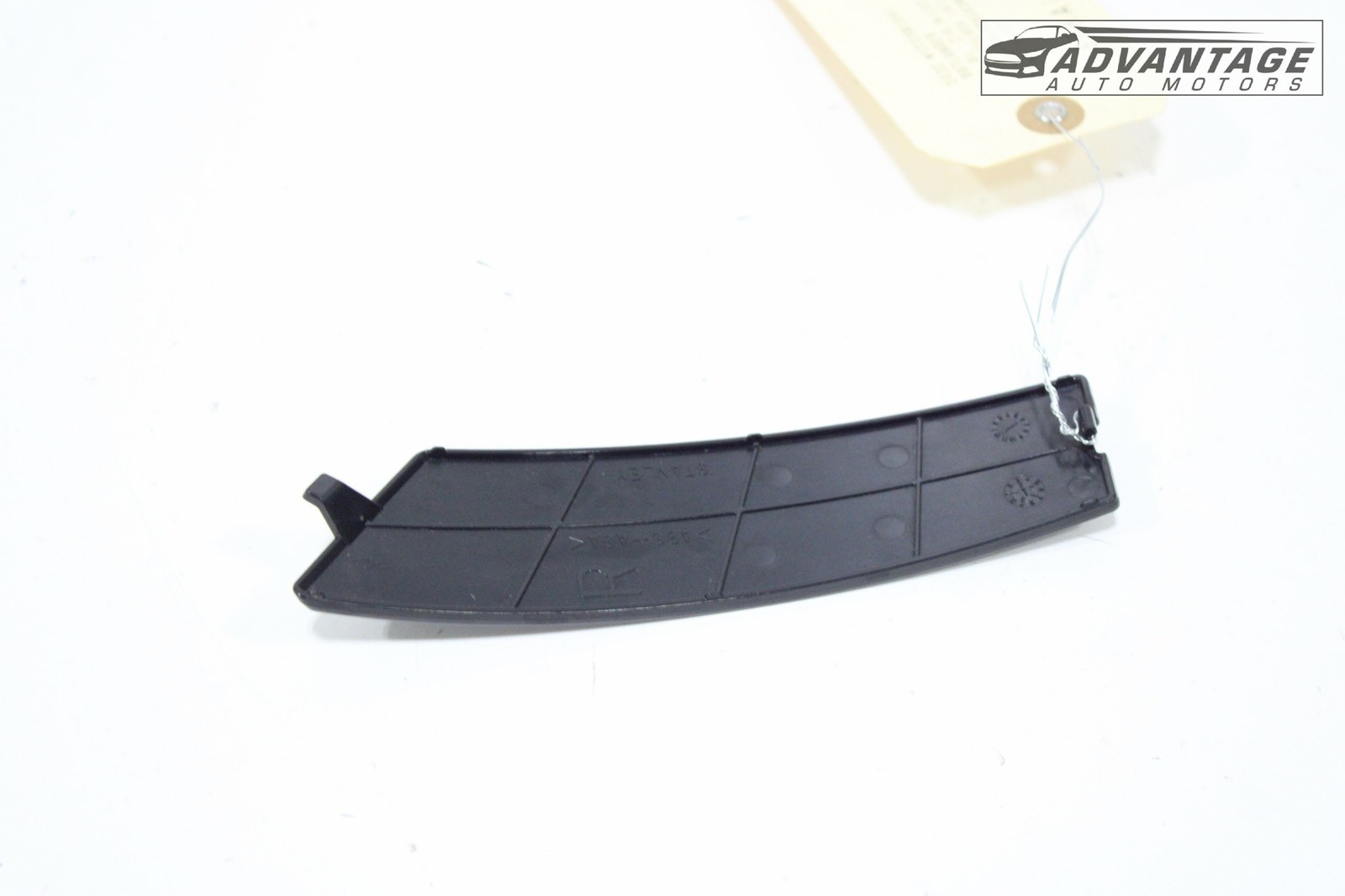 2020-2025 MITSUBISHI OUTLANDER SPORT REAR RIGHT OUTER TAIL LIGHT BOLT COVER OEM