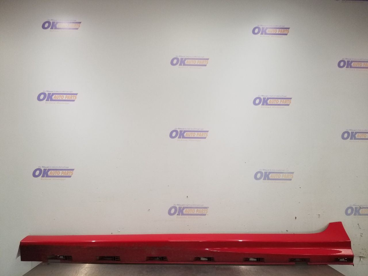14 CHEVY SS ROCKER PANEL MOULDING SIDE SKIRT LEFT DRIVER RED