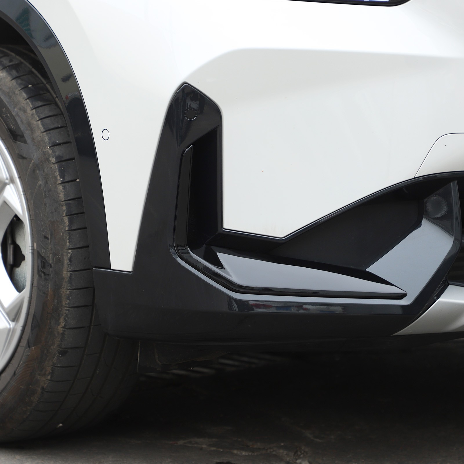 Front+Rear Bumper Corner Lower Molding Trim For BMW U11 U12 X1 2023-2025 4PCS