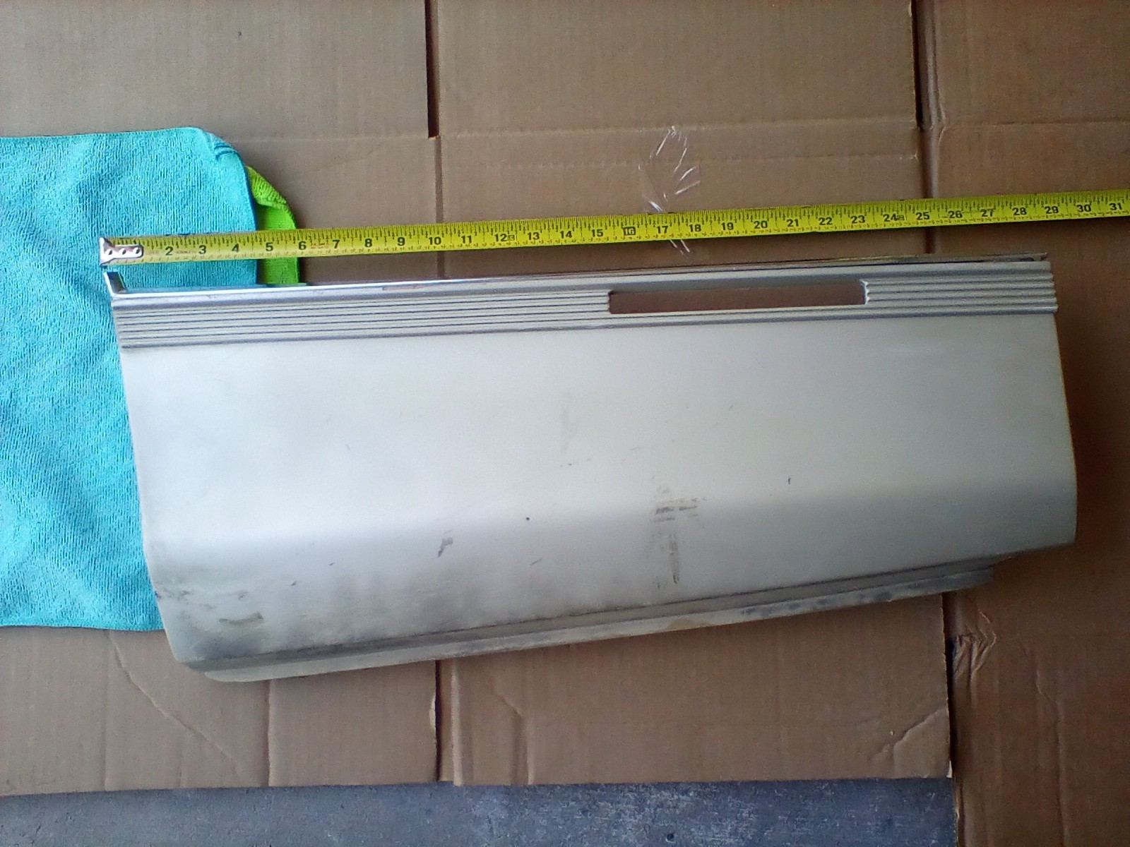 1989-90 Cadillac Sedan deville left passenger side rear quarter panel molding