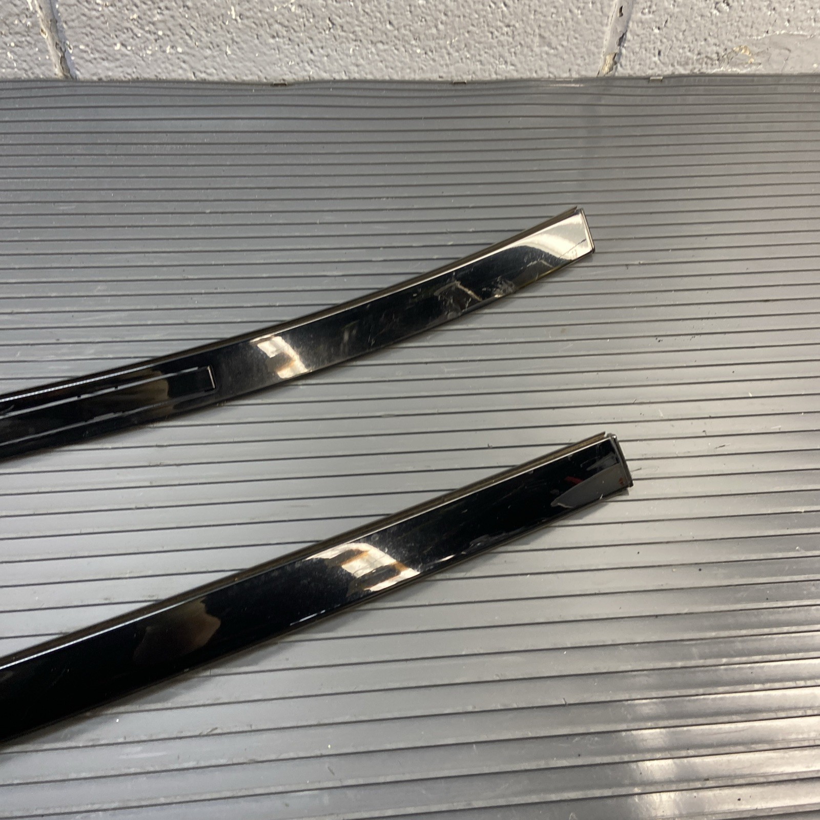 2020-2025 BMW M850i 840i G16 Left And Right Roof Molding Black OEM *NOTE*