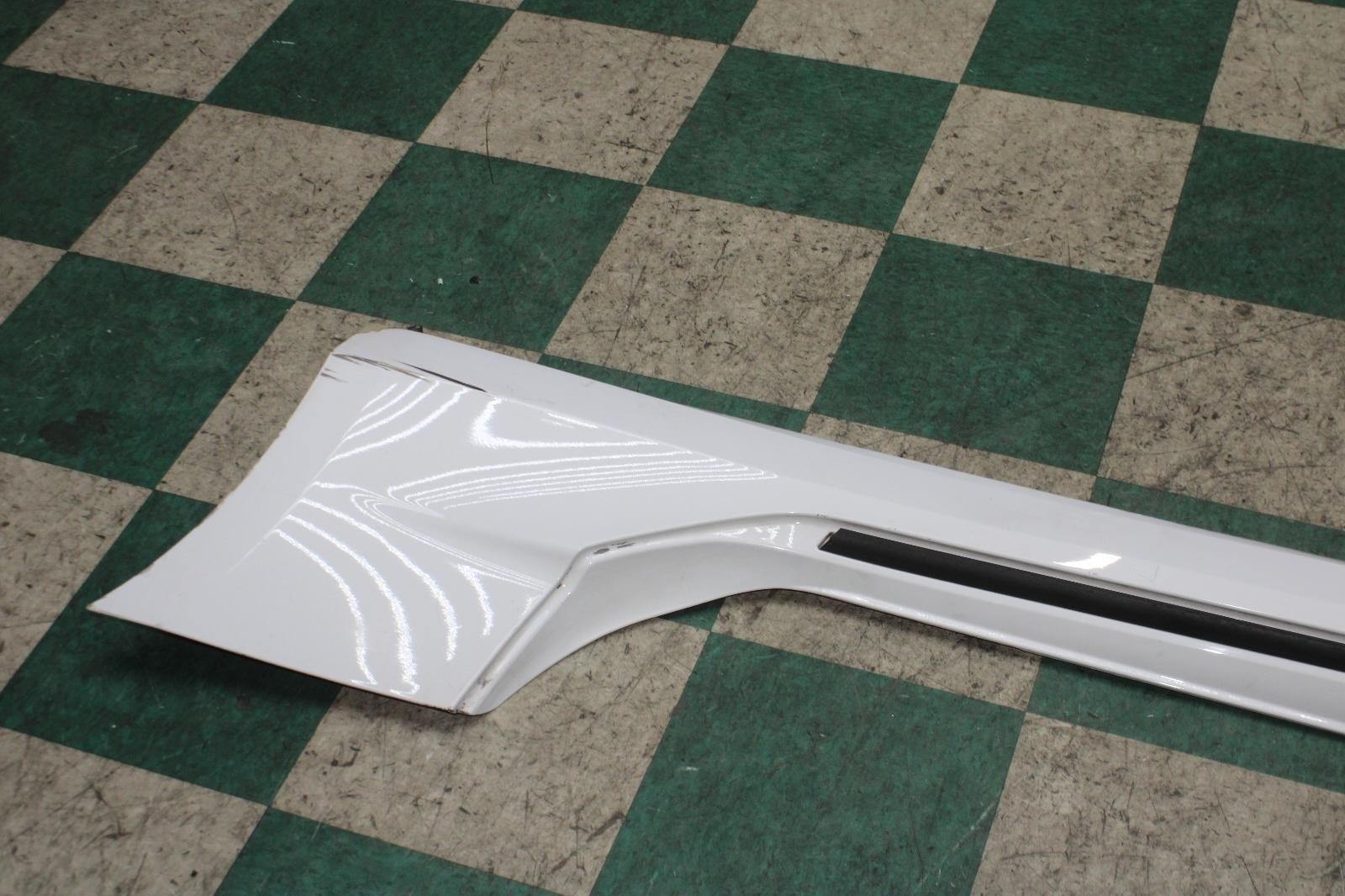 ⚠️NOTE⚠️ 16-24 Camaro Summit White Left LH Side Skirt Rocker Molding OE Panel OE