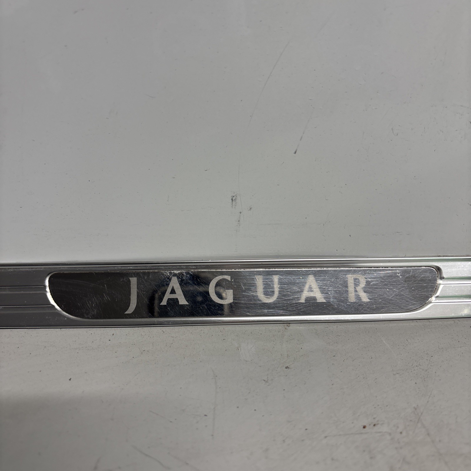 2004-05-06-07-08-2009 JAGUAR XJ8 XJ8L XJR VANDEN PLAS LEFT FRONT FLOOR MOLDING