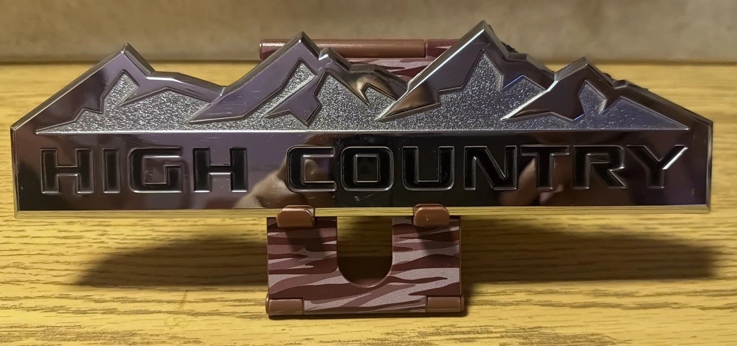 UsedOEM GM HIGH COUNTRY Fender & Tailgate Badge 22813987 Chevy Silverado 2014-18