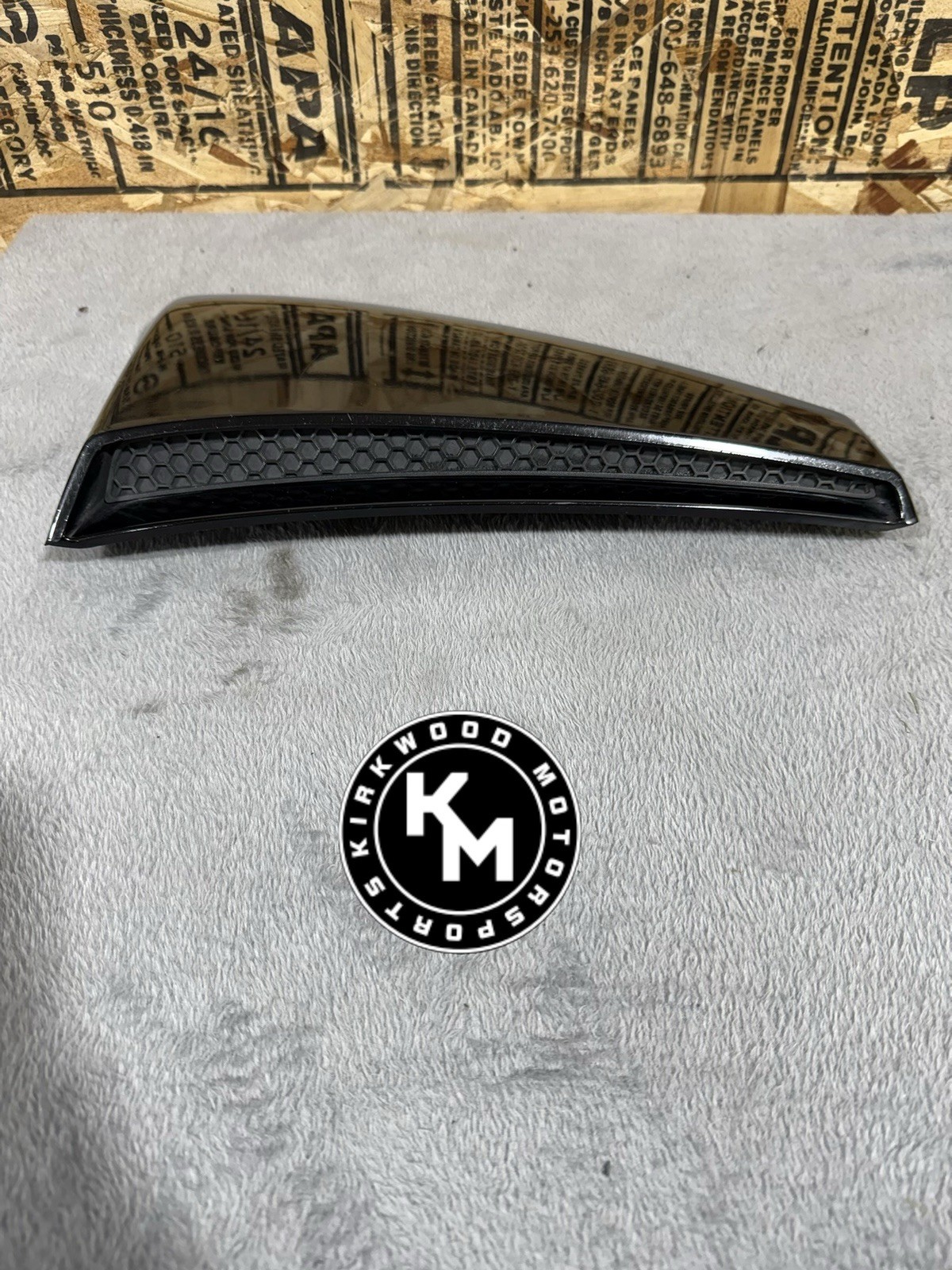 1999-04 Ford Mustang Black LH Side Scoop Oem Honeycomb