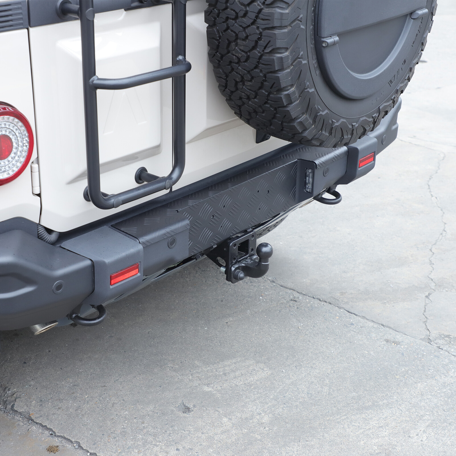 Aluminum Alloy Rear Bumper Step Guard Protector For Ineos Grenadier 2022-2025