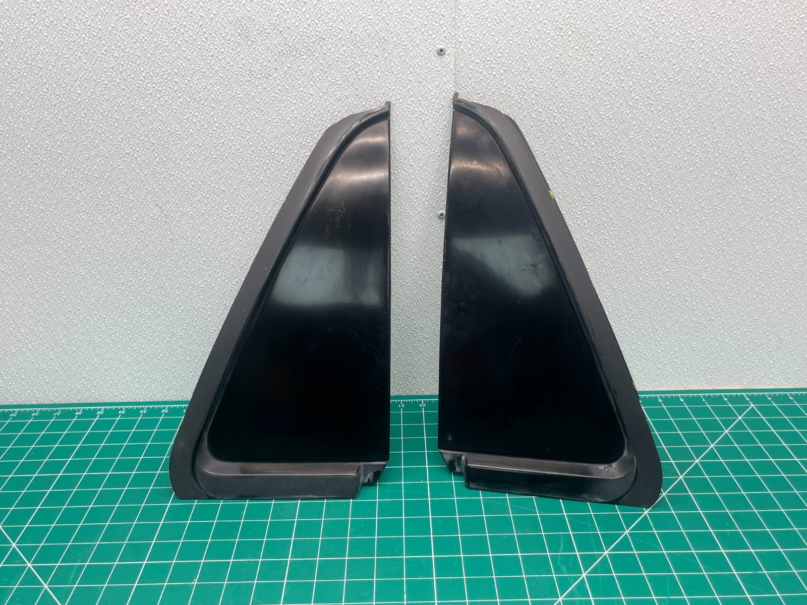 91-99 MITSUBISHI 3000GT DODGE STEALTH LEFT & RIGHT B PILLAR TRIM COVER PAIR OEM