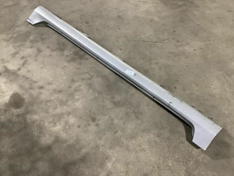 TOYOTA COROLLE LE 2009 2010 LEFT DRIVER SIDE ROCKER PANEL SILVER METALLIC GRAY
